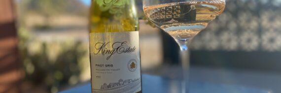 Episode 160 – Alternative Summer White Wines While Sipping an Oregon Pinot gris